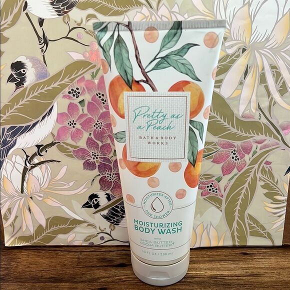 Bath & Body Works Pretty as a Peach Moisturizing Body Wash - Picture 1 of 2